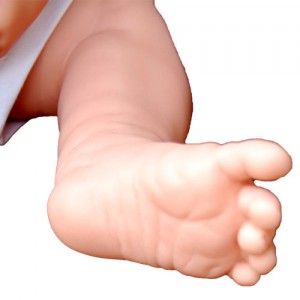赤ちゃん人形足